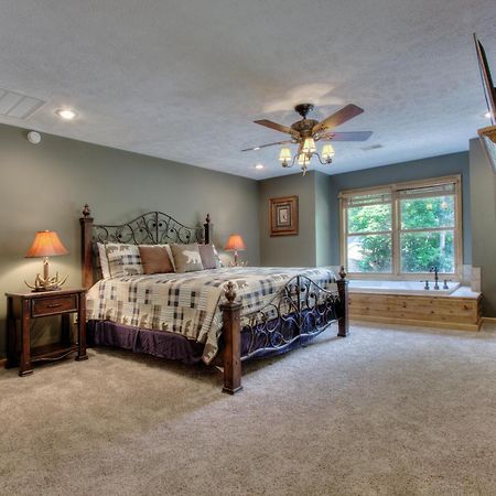 Gorgeous "Country Roads" By Honeybearcabins 4Br 4Ba, Next To Pool, Easy Drive, Main Strip Location! Pigeon Forge Bagian luar foto