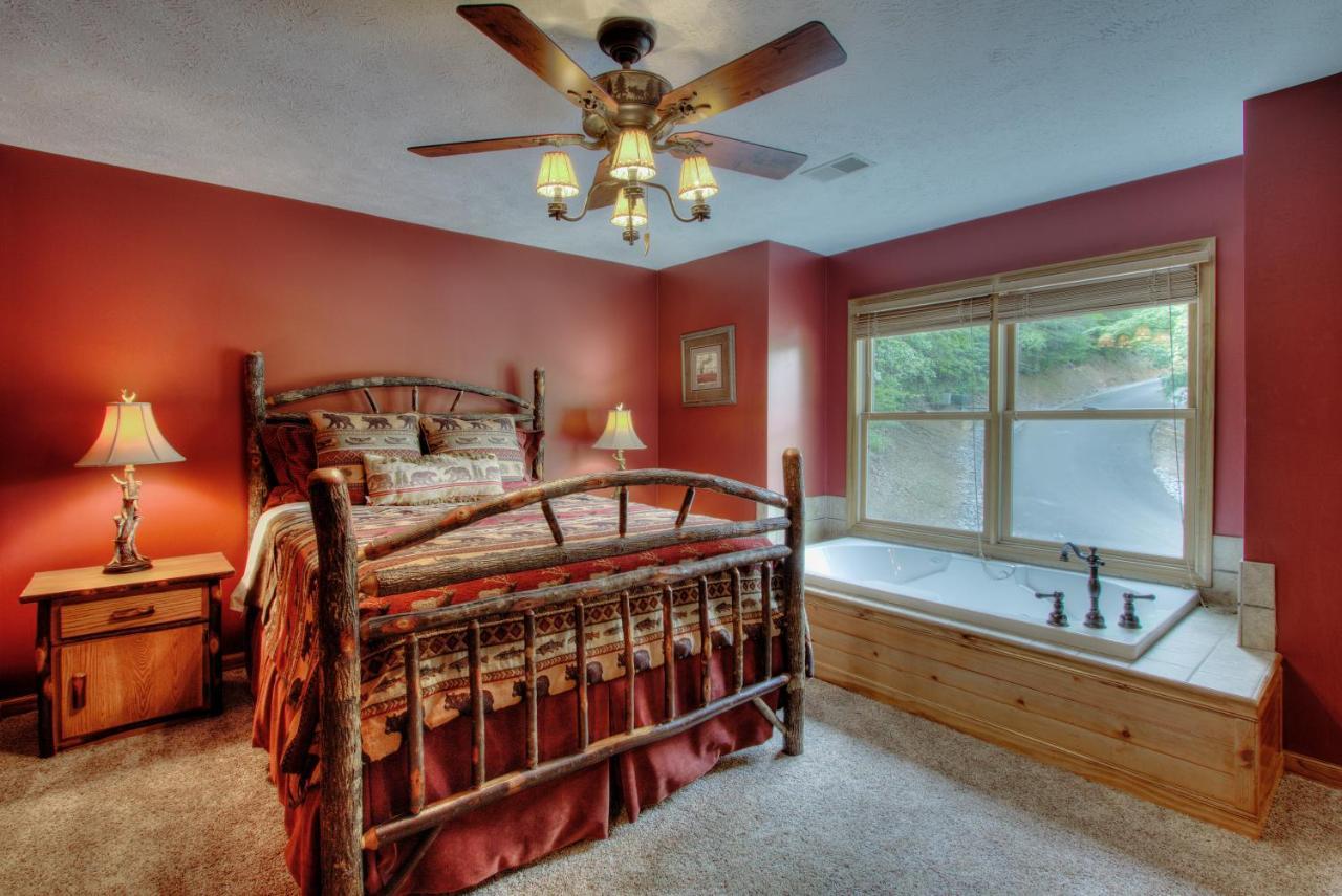 Gorgeous "Country Roads" By Honeybearcabins 4Br 4Ba, Next To Pool, Easy Drive, Main Strip Location! Pigeon Forge Bagian luar foto