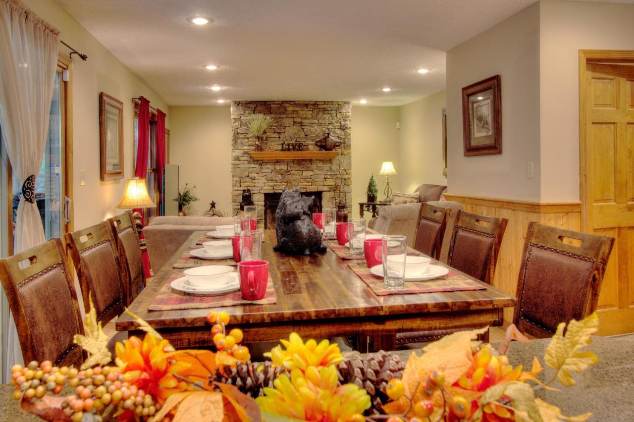 Gorgeous "Country Roads" By Honeybearcabins 4Br 4Ba, Next To Pool, Easy Drive, Main Strip Location! Pigeon Forge Bagian luar foto
