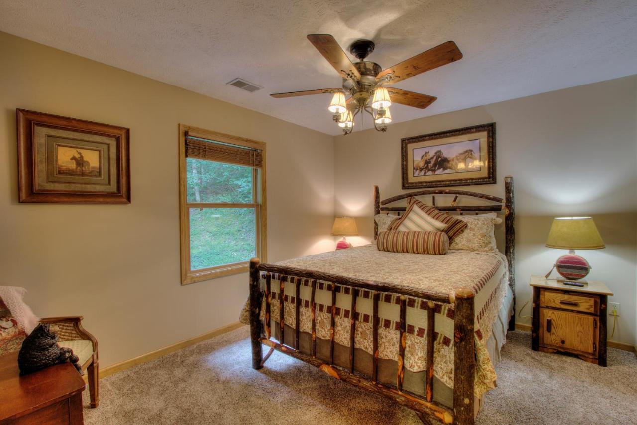 Gorgeous "Country Roads" By Honeybearcabins 4Br 4Ba, Next To Pool, Easy Drive, Main Strip Location! Pigeon Forge Bagian luar foto