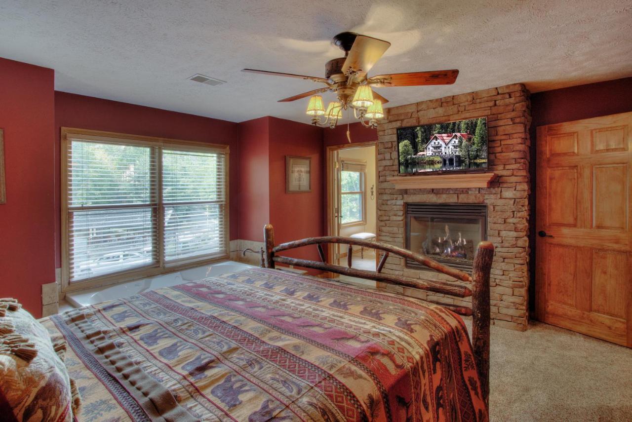Gorgeous "Country Roads" By Honeybearcabins 4Br 4Ba, Next To Pool, Easy Drive, Main Strip Location! Pigeon Forge Bagian luar foto