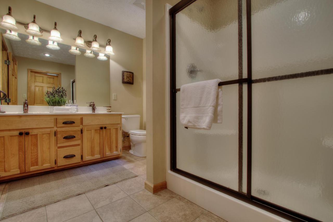 Gorgeous "Country Roads" By Honeybearcabins 4Br 4Ba, Next To Pool, Easy Drive, Main Strip Location! Pigeon Forge Bagian luar foto