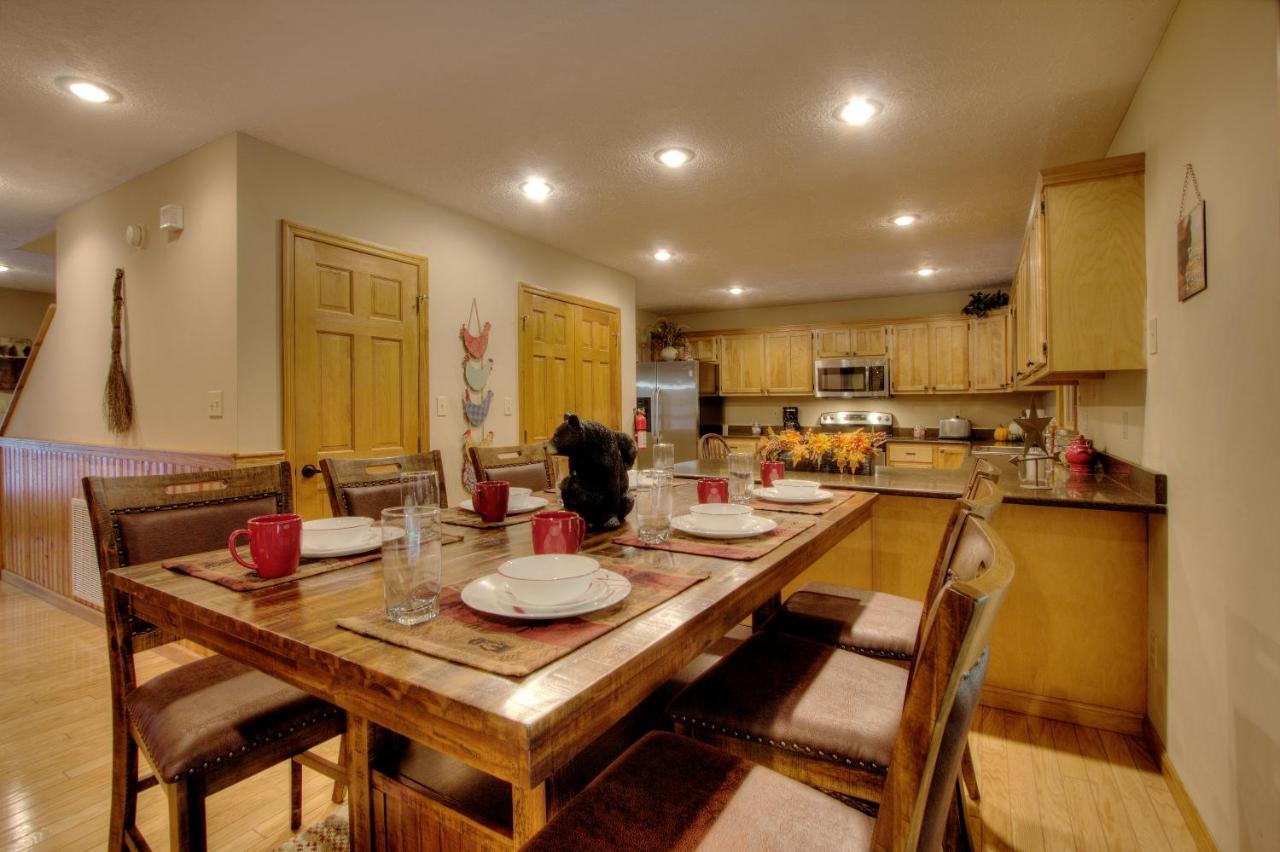 Gorgeous "Country Roads" By Honeybearcabins 4Br 4Ba, Next To Pool, Easy Drive, Main Strip Location! Pigeon Forge Bagian luar foto